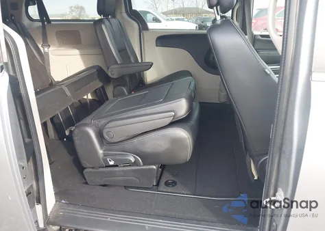 2020 Dodge Grand Caravan Sxt z USA, uszkodzony, nr VIN 2C4RDGCG0LR173976